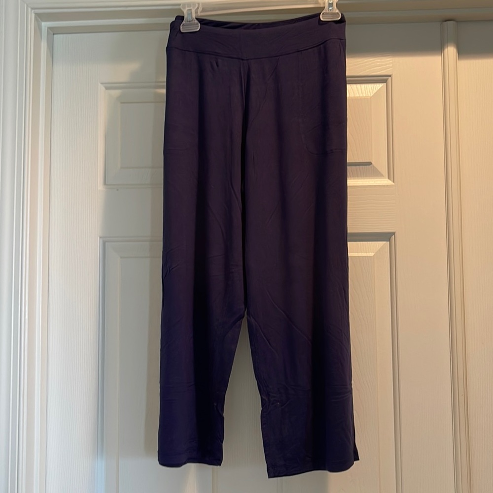 SOMA NAVY LOUNGING CAPRIS